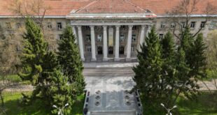 Роботизирана ръка помага за научни изследвания в Русенския университет