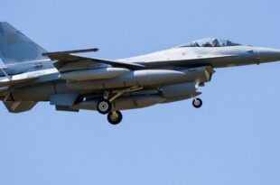 F16