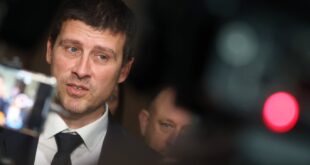 Величие с нов вот на недоверие към кабинета. Този път заради екологична катастрофа